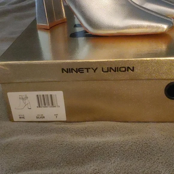 Women's boots - Picture 3 of 5